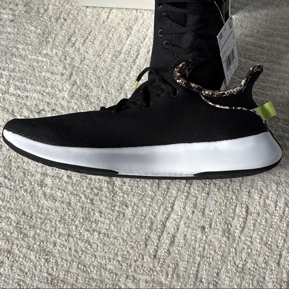 NWT Adidas Black Sneakers with Camouflage Lining - Picture 5 of 8